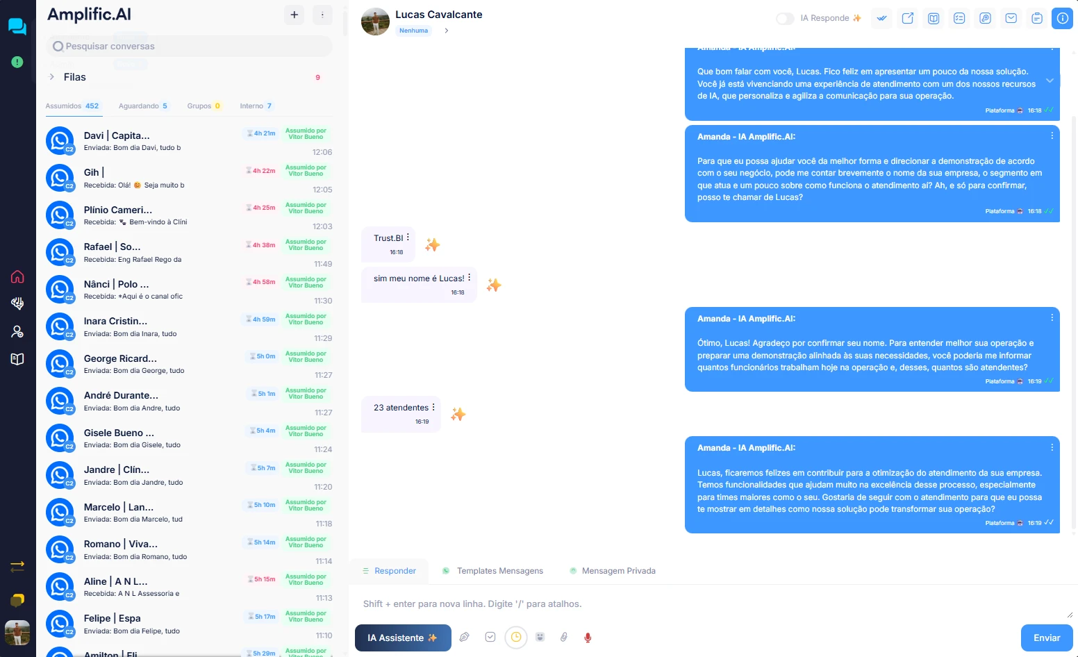 Tela do hub Amplific.AI com conversas, agente de IA e IA Copilot